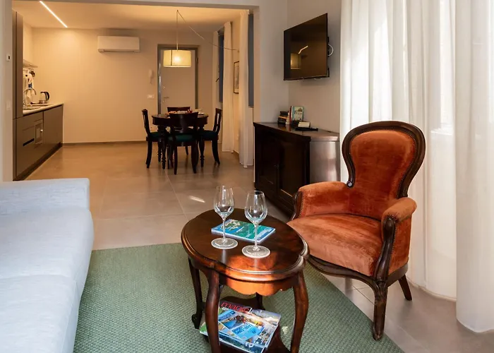 Salvia - By Lovecomo Μενάτζιο